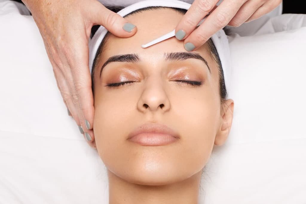 Everything You Need to Know About Dermaplaning